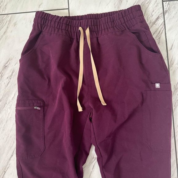 Small petite Deep Purple Figs Scrub Pants - Picture 7 of 8